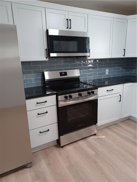 4205 Waverly Avenue — photo 20