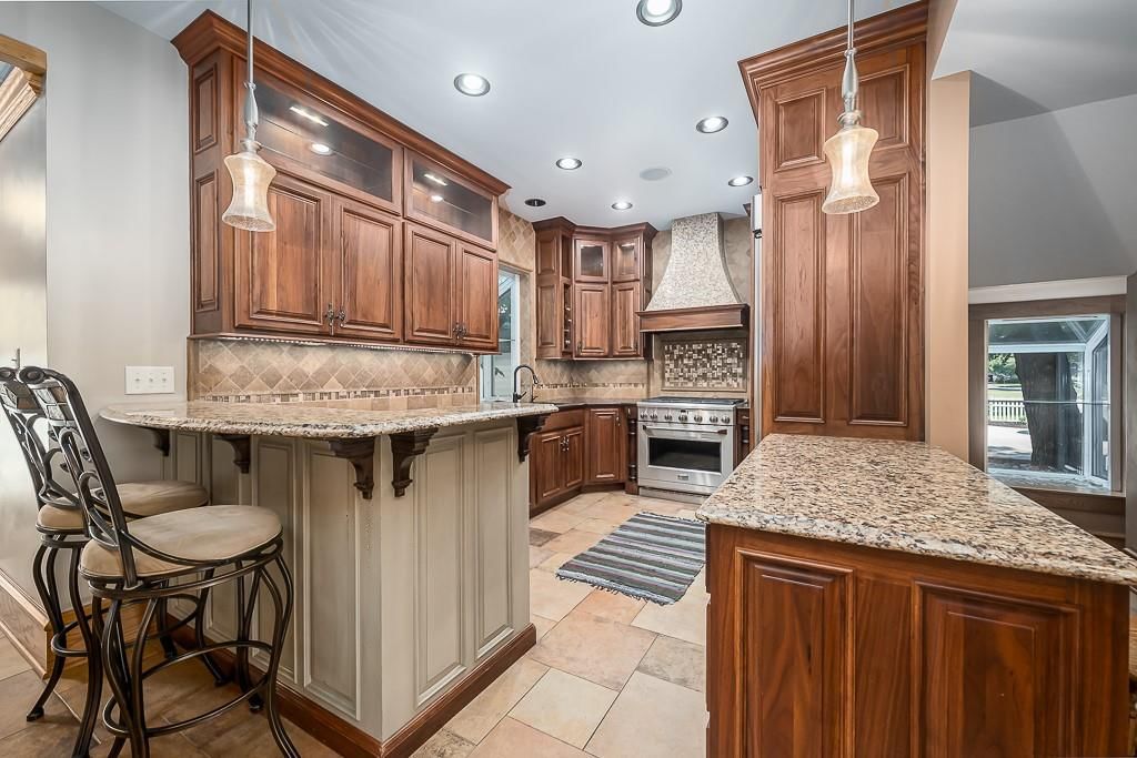 412 N Elm Street — photo 10