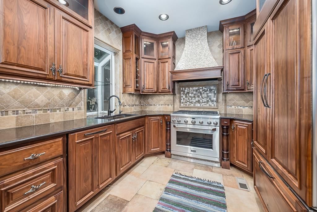 412 N Elm Street — photo 11
