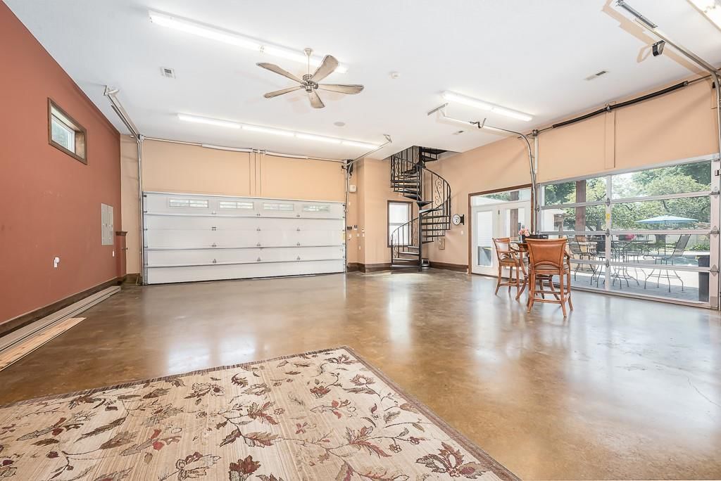 412 N Elm Street — photo 36