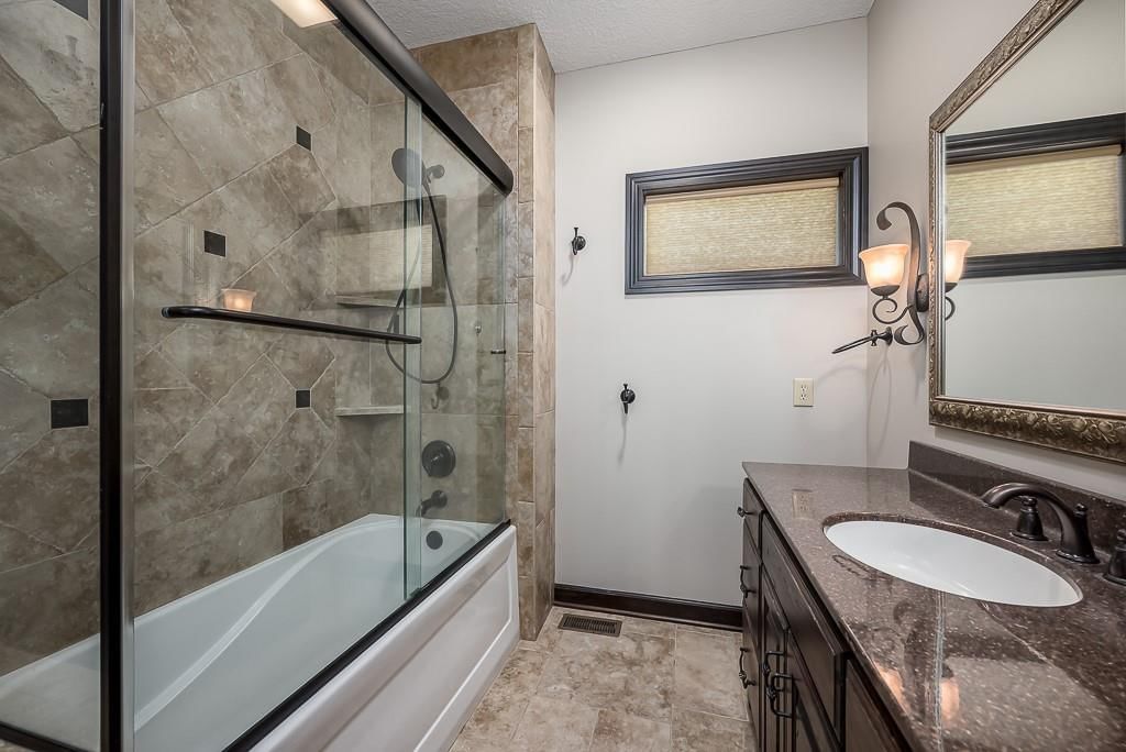 412 N Elm Street — photo 43