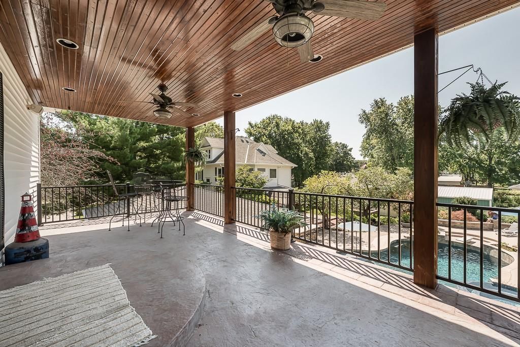 412 N Elm Street — photo 44