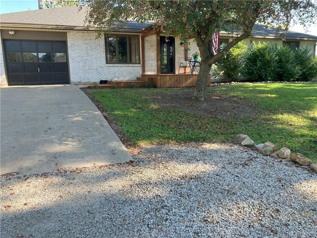 708 E Grand Avenue — photo 5