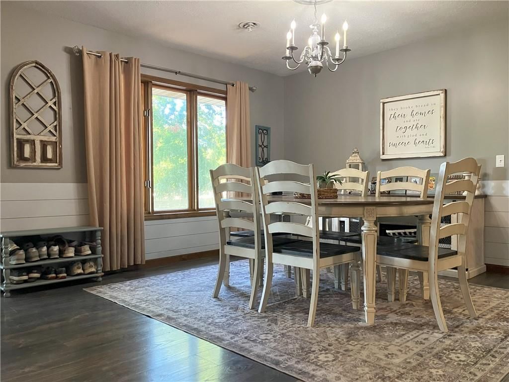 708 E Grand Avenue — photo 12