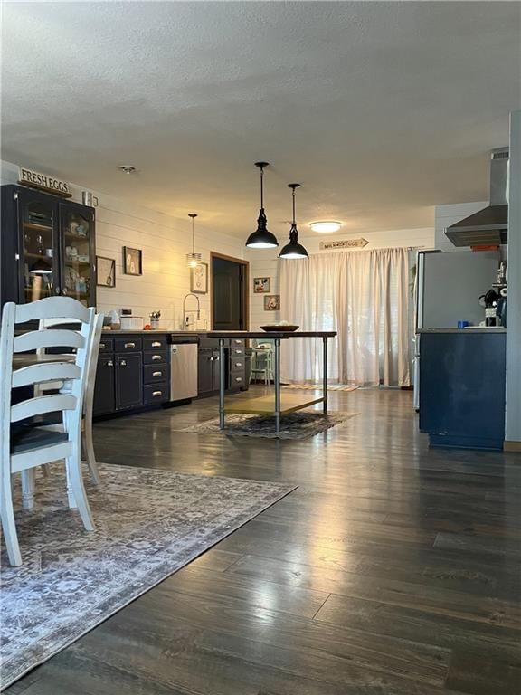 708 E Grand Avenue — photo 15
