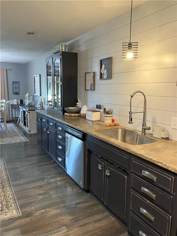 708 E Grand Avenue — photo 26