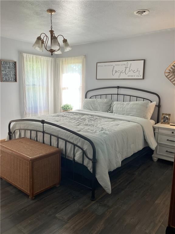 708 E Grand Avenue — photo 32