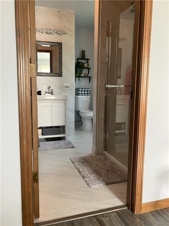 708 E Grand Avenue — photo 36