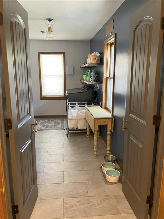 708 E Grand Avenue — photo 44
