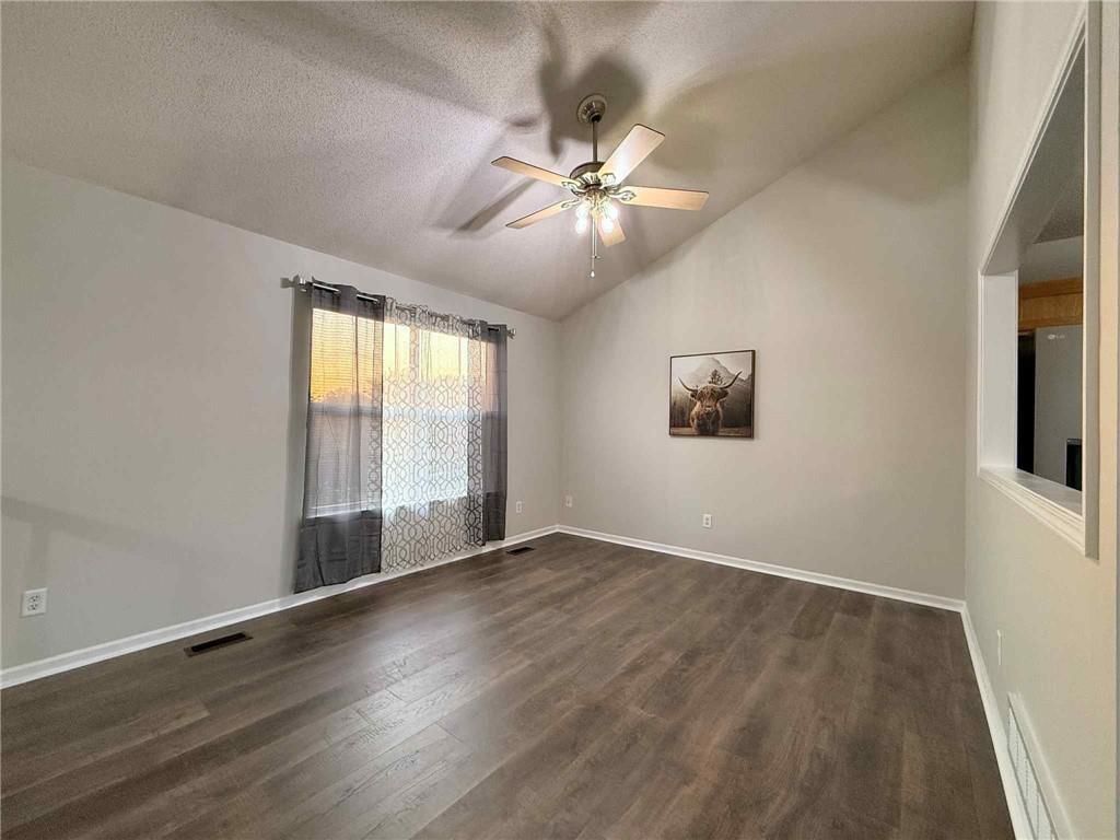 17141 Jessica Street — photo 8