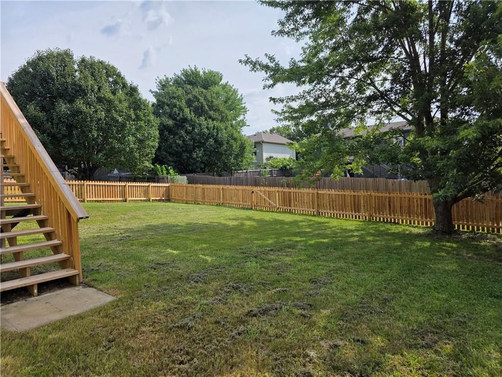 17141 Jessica Street — photo 32