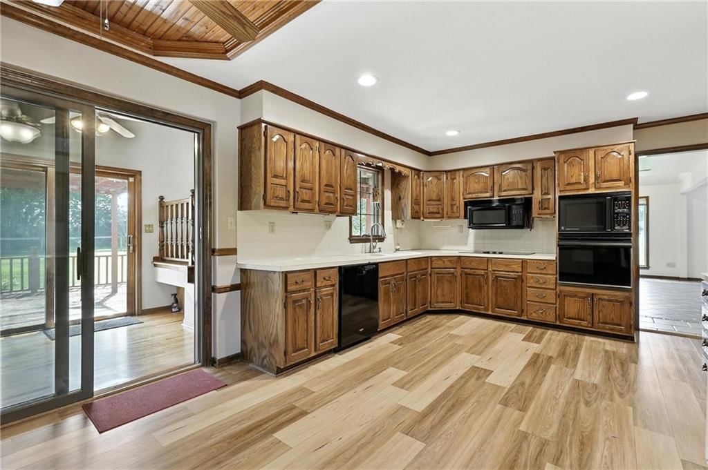 1313 Clendenen Street — photo 18
