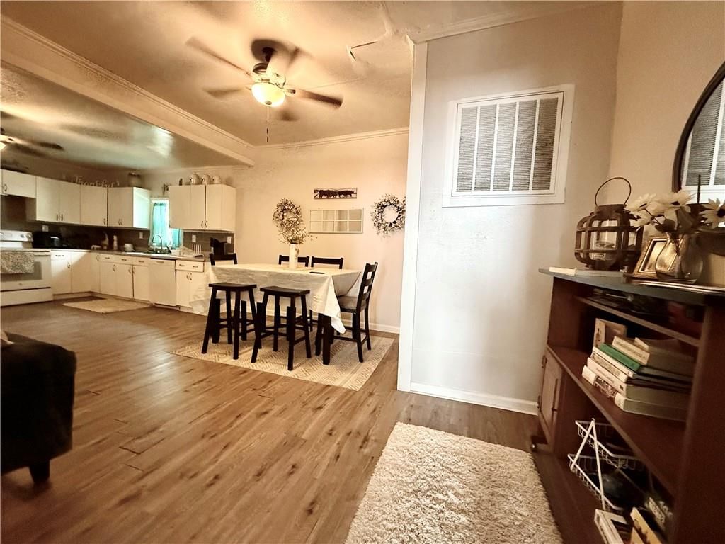 419 W Main Street — photo 5
