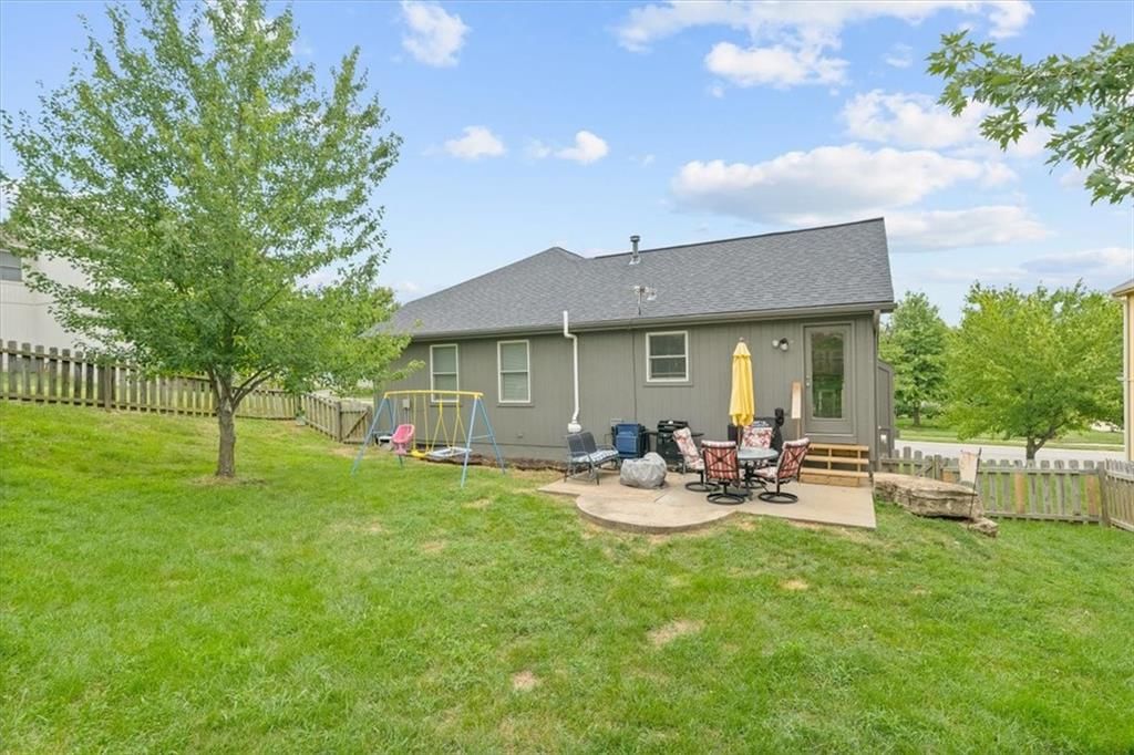 13707 Berger Street — photo 28
