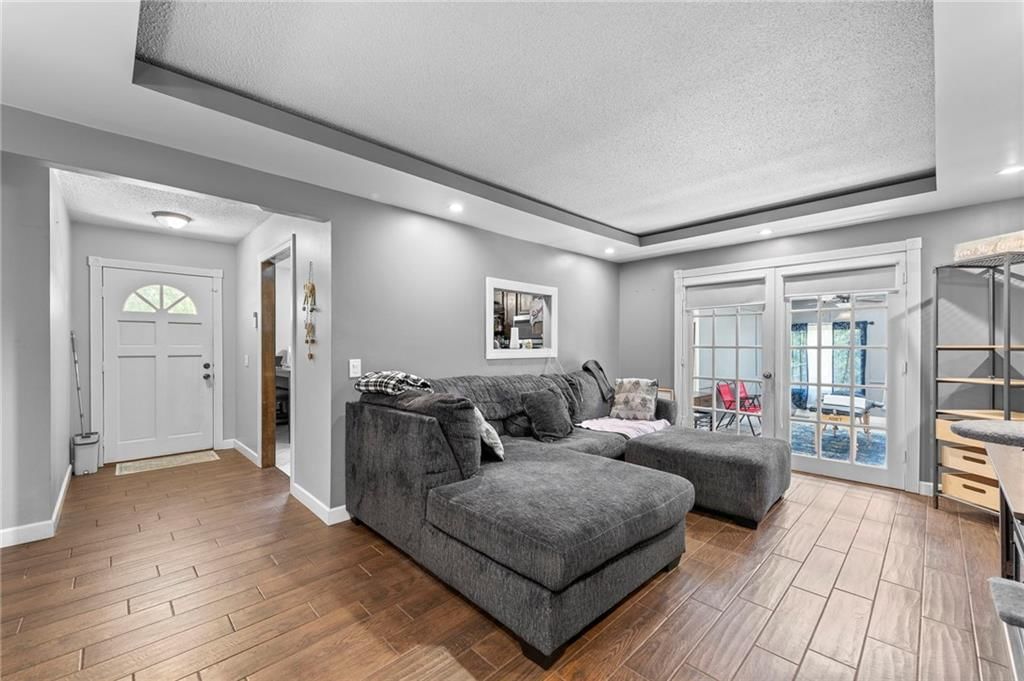Photo 7 of 37 - 21155 W 180th Street