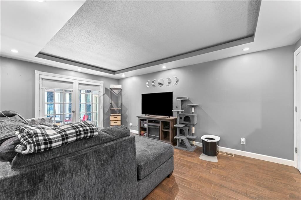 Photo 8 of 37 - 21155 W 180th Street