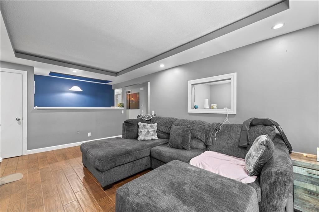 Photo 9 of 37 - 21155 W 180th Street