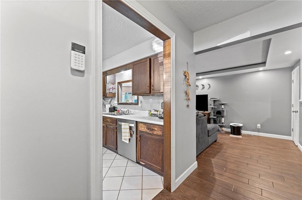 Photo 10 of 37 - 21155 W 180th Street