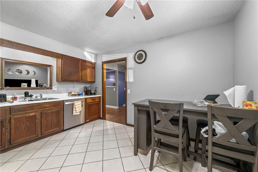 Photo 11 of 37 - 21155 W 180th Street