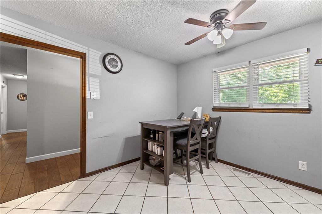 Photo 13 of 37 - 21155 W 180th Street