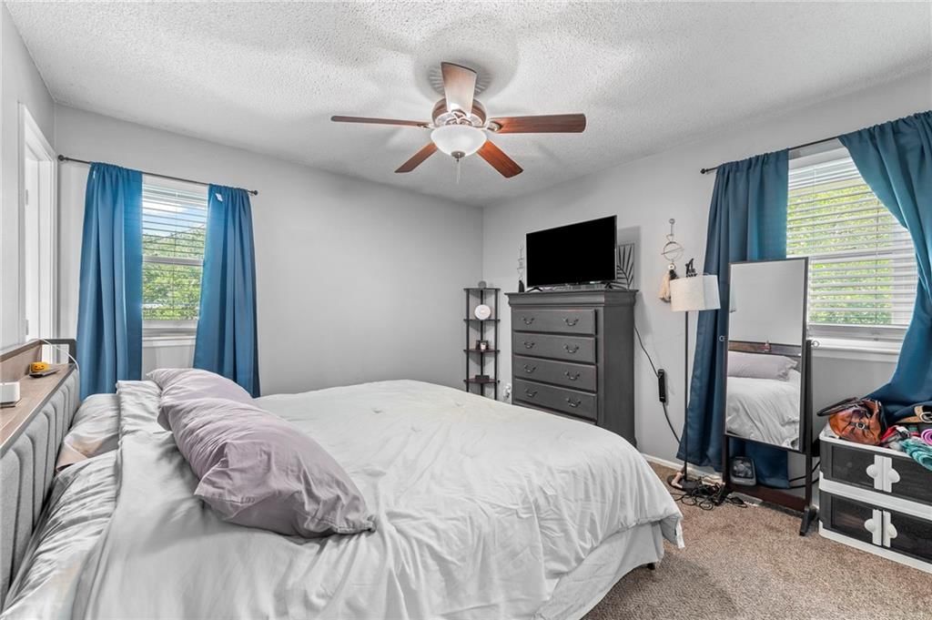 Photo 16 of 37 - 21155 W 180th Street