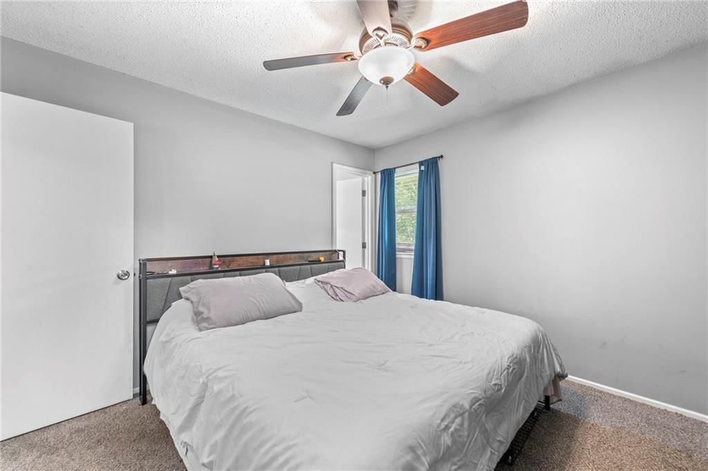 Photo 17 of 37 - 21155 W 180th Street