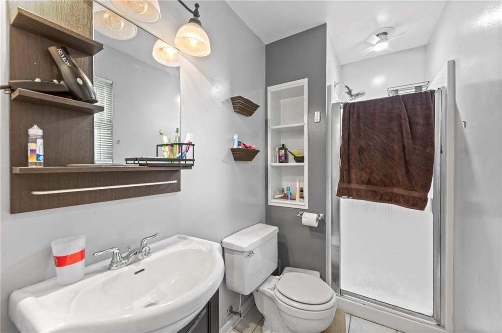Photo 19 of 37 - 21155 W 180th Street
