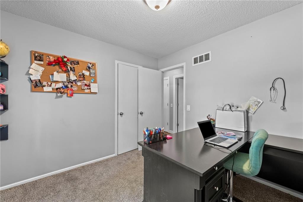 Photo 21 of 37 - 21155 W 180th Street