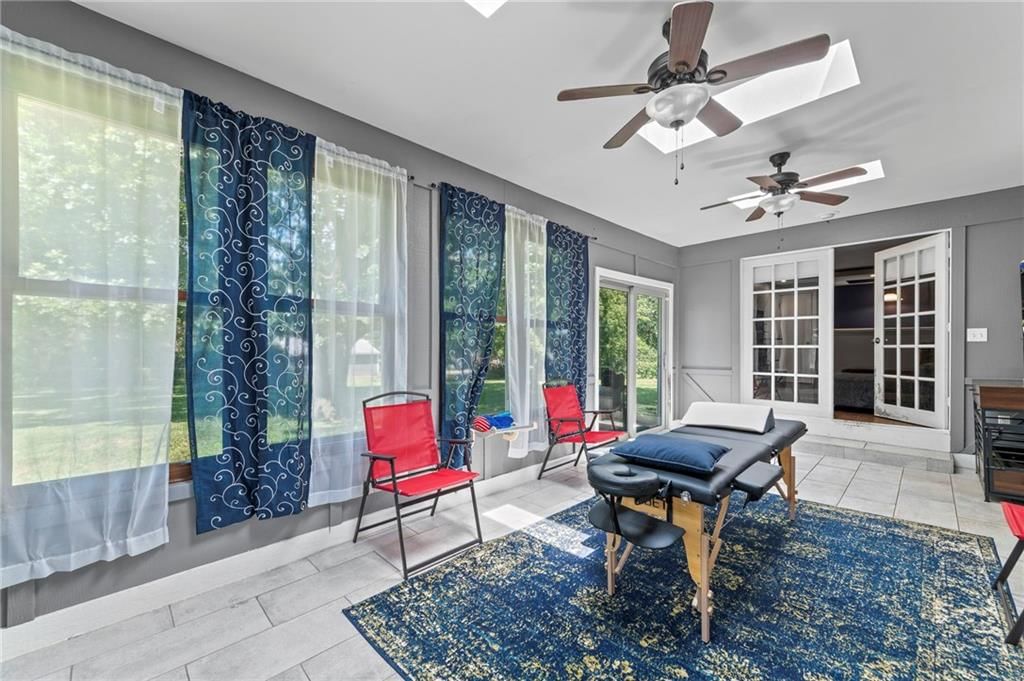 Photo 25 of 37 - 21155 W 180th Street