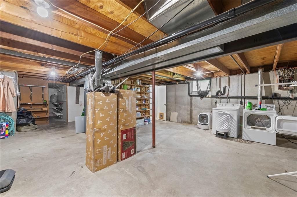 Photo 31 of 37 - 21155 W 180th Street