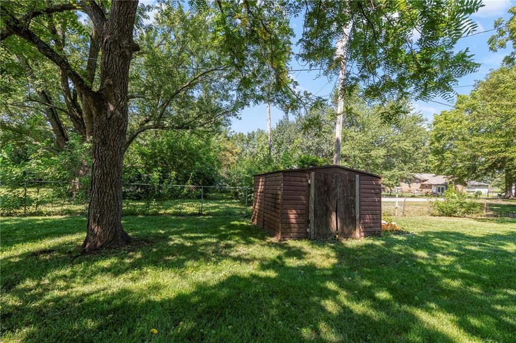 Photo 33 of 37 - 21155 W 180th Street
