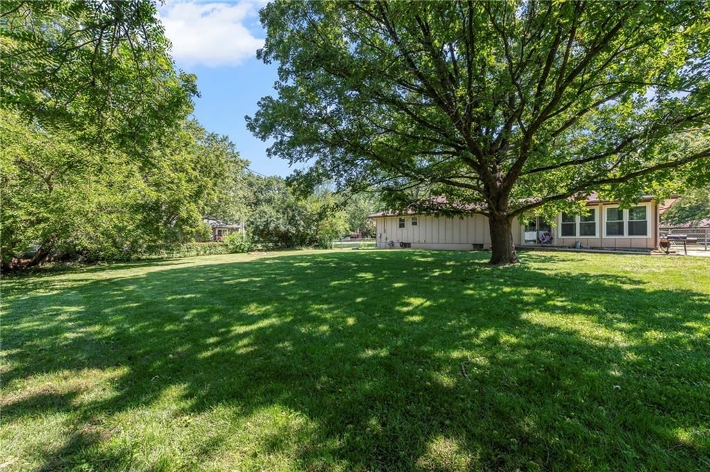 Photo 34 of 37 - 21155 W 180th Street