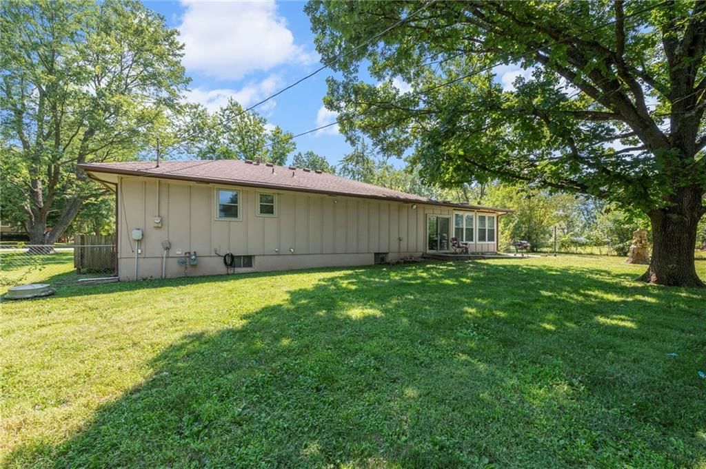 Photo 35 of 37 - 21155 W 180th Street