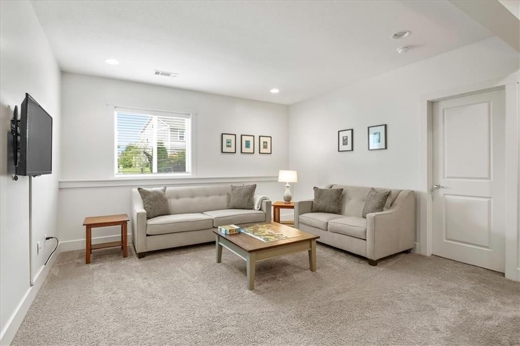 Photo 18 of 28 - 23610 W 92nd Street