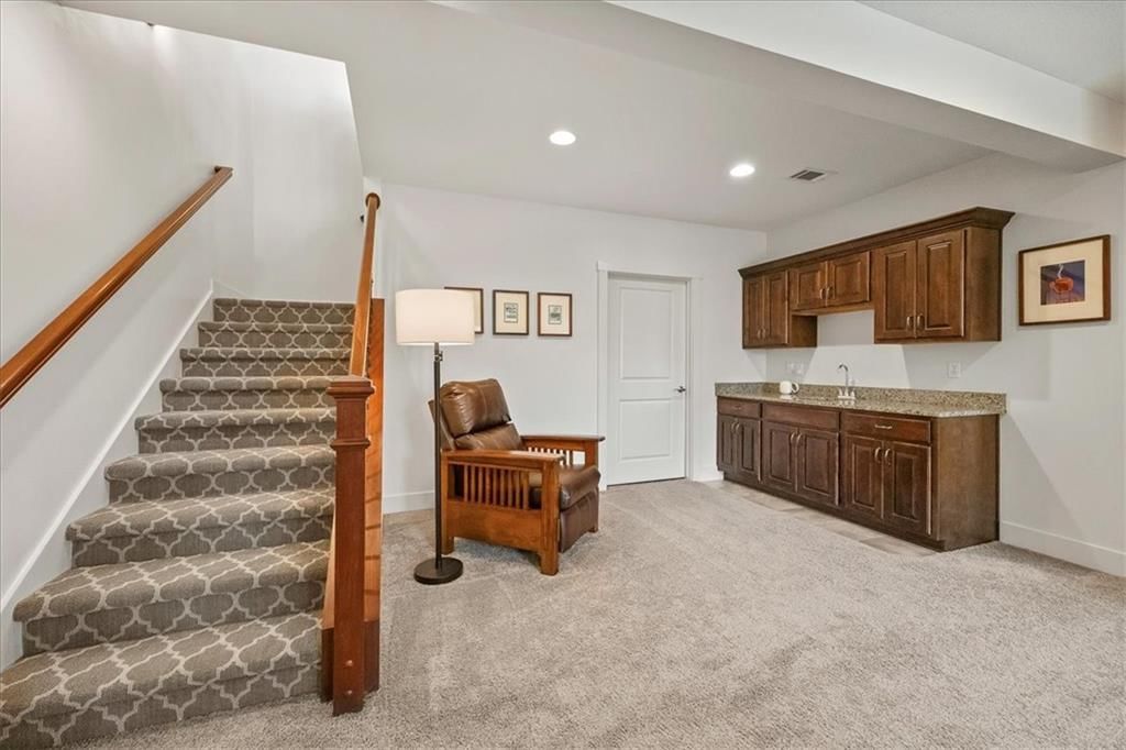 Photo 20 of 28 - 23610 W 92nd Street