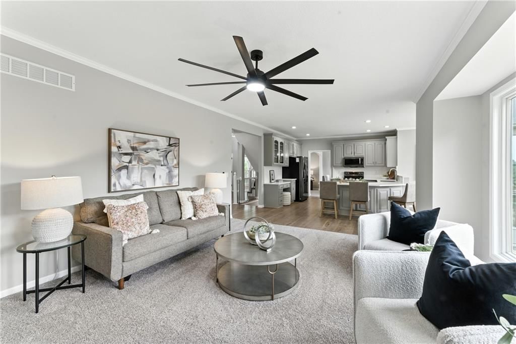 Photo 7 of 70 - 14813 W 70th Street