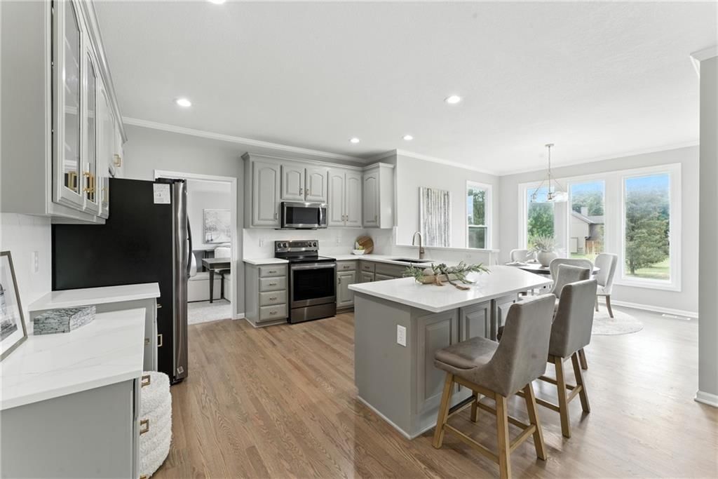 Photo 10 of 70 - 14813 W 70th Street
