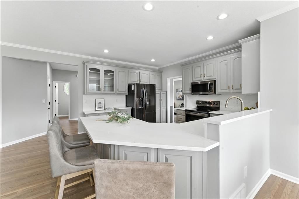 Photo 11 of 70 - 14813 W 70th Street
