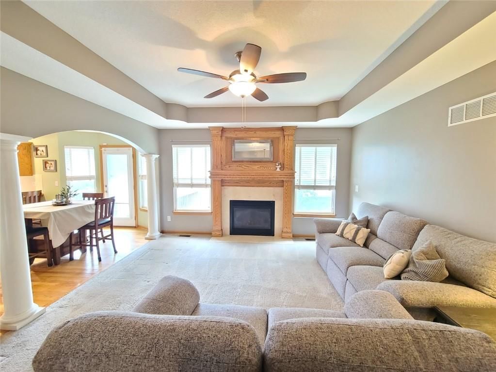 Photo 10 of 43 - 421 Granite Drive