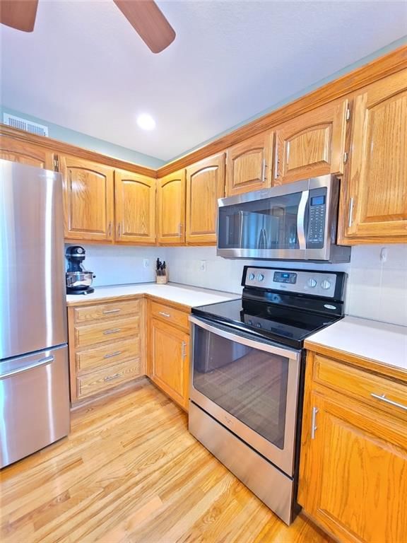 Photo 18 of 43 - 421 Granite Drive