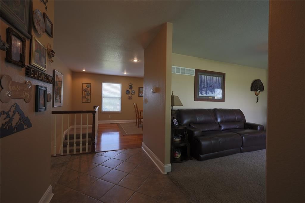 5818 Jaymar Drive — photo 4