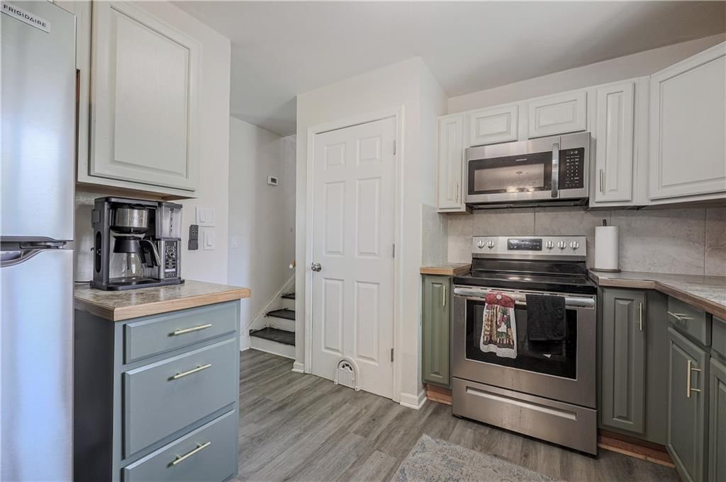 Photo 6 of 18 - 7112 NE 46th Street