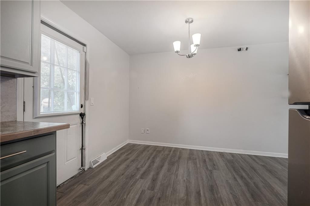 Photo 7 of 18 - 7112 NE 46th Street