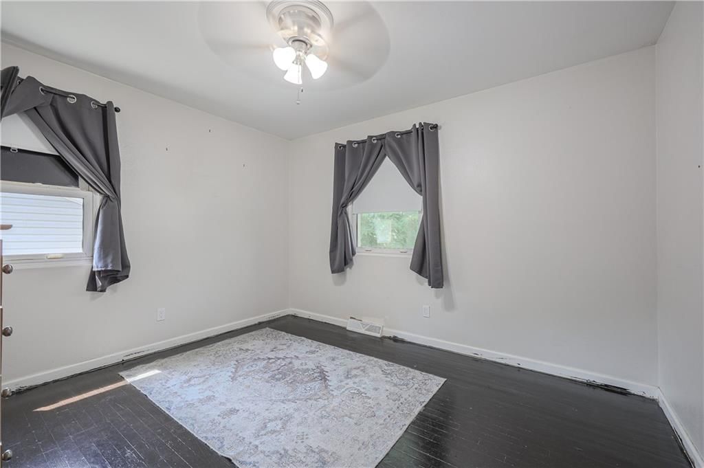Photo 11 of 18 - 7112 NE 46th Street