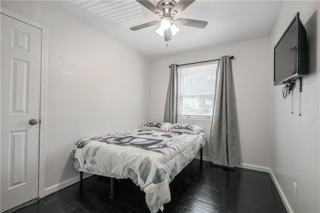 Photo 12 of 18 - 7112 NE 46th Street