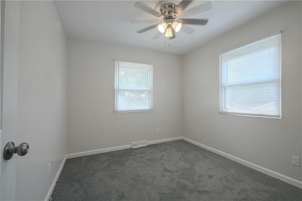 Photo 14 of 18 - 7112 NE 46th Street