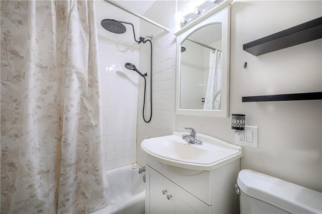 Photo 15 of 18 - 7112 NE 46th Street