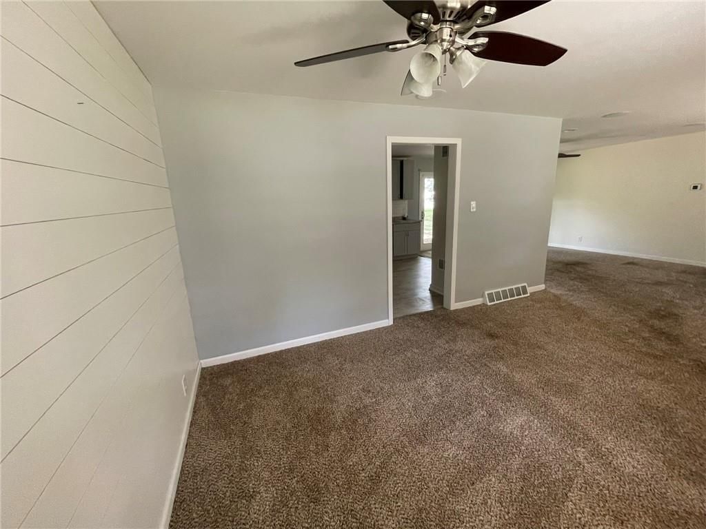 703 S 6th Street — photo 3