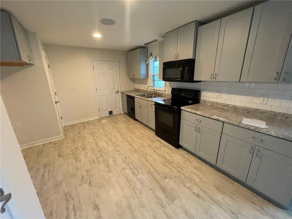 703 S 6th Street — photo 5