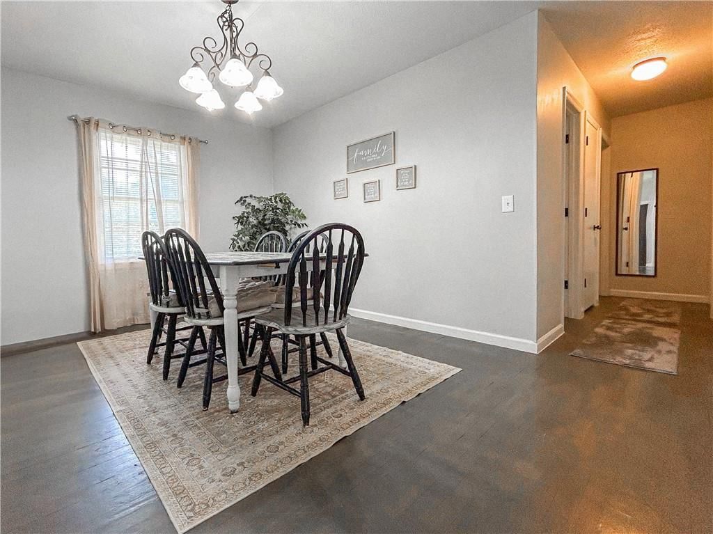 Photo 6 of 26 - 811 E Vine Street
